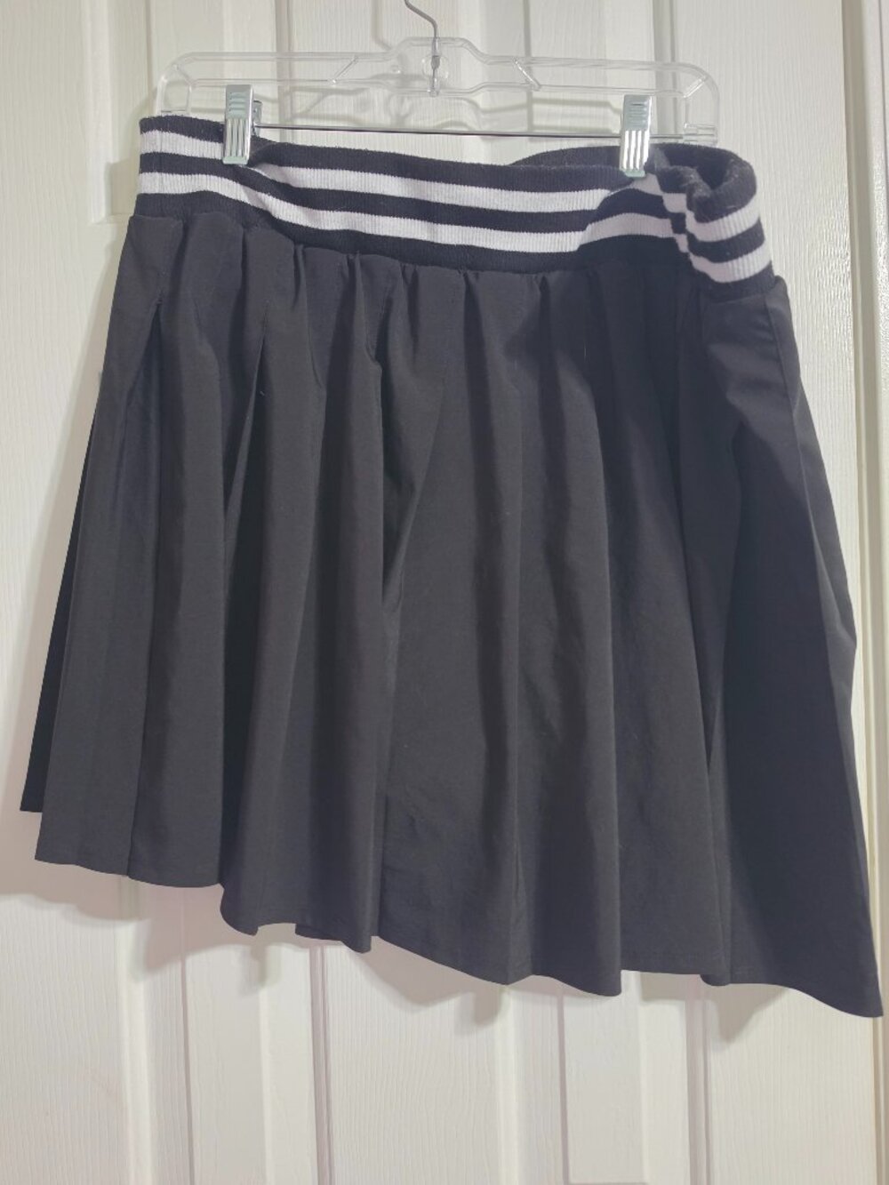 TRU Stretch Woven Pleated Active Skirt With Bike Short Details https://www.torri